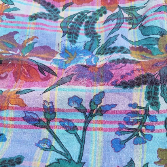 Vintage Guess Hawaiian Button up Shirt - Picture 3 of 7